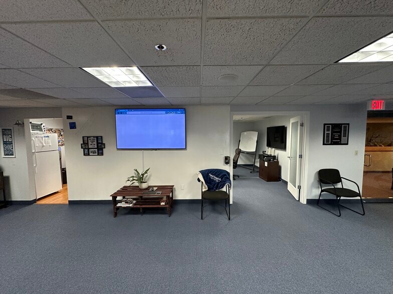 More Photos Of 409 Fortune Blvd, Milford Office For Lease