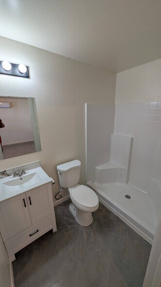 More Photos Of 853 Airport Loop Rd, Taylor Unknown For Lease