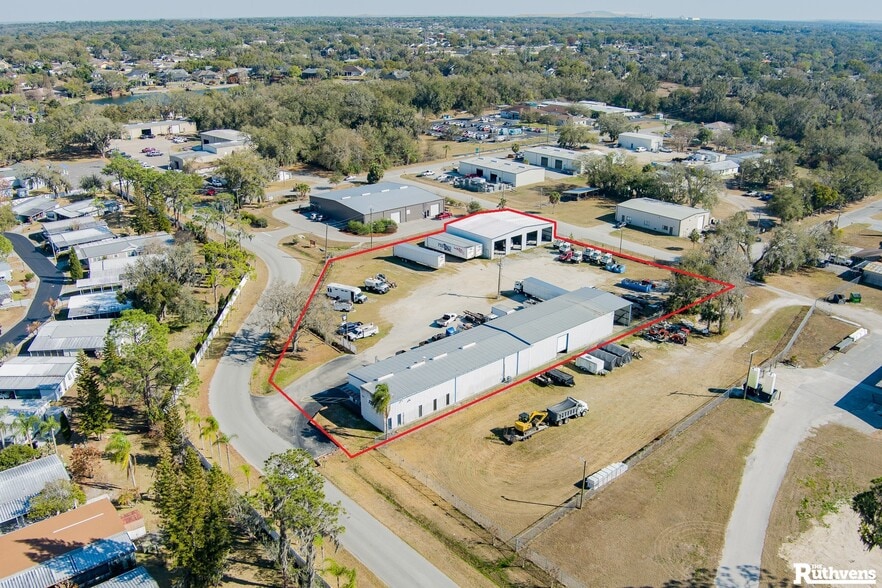 More Photos Of 330 W Brannen Rd, Lakeland Service For Lease