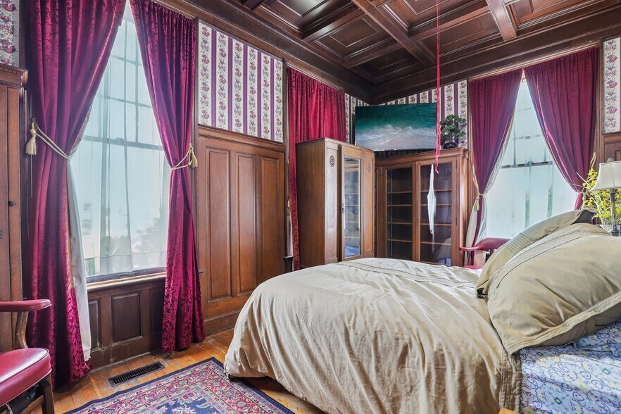 More Photos Of 421 Howard St, San Antonio Hospitality For Sale