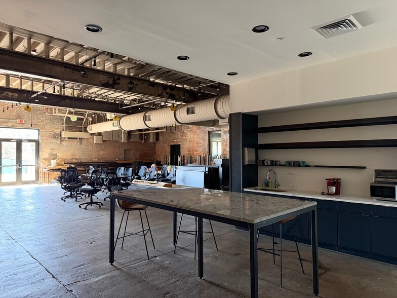 More Photos Of 500 E Davie St, Raleigh Restaurant For Lease