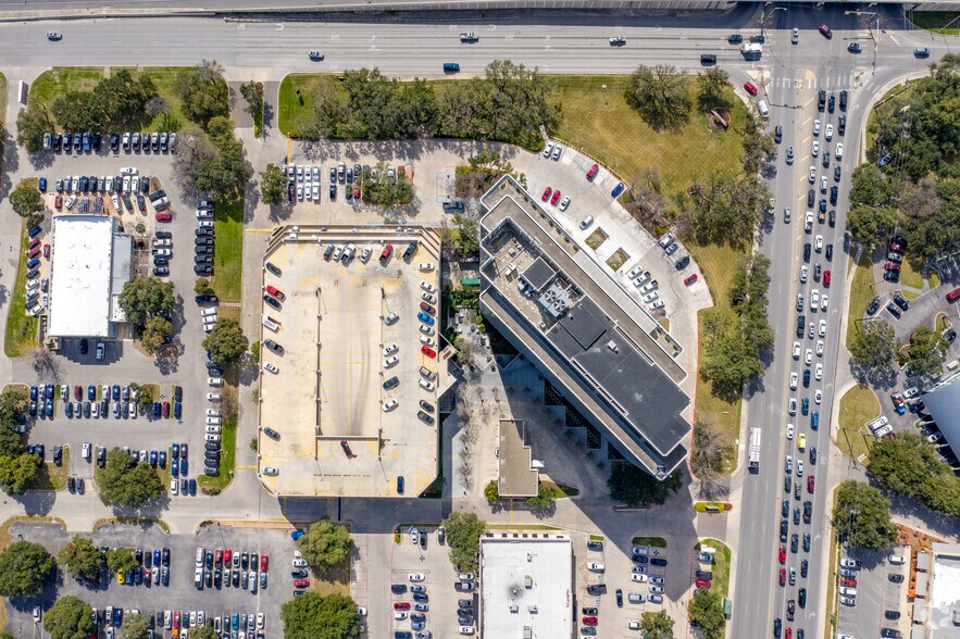 More Photos Of 10999 W IH-10, San Antonio Office For Lease