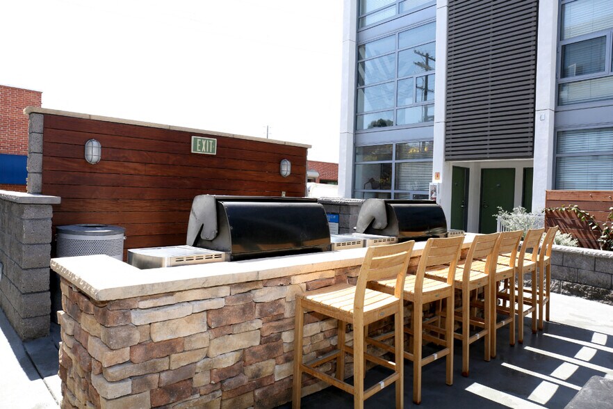 More Photos Of 2015 Hancock St, San Diego Apartments For Sale