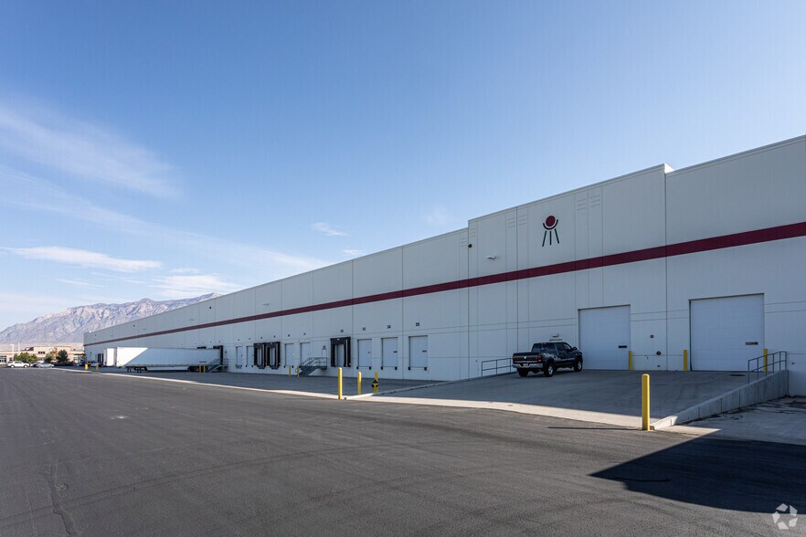 More Photos Of 960 W White Dr, Ogden Warehouse For Lease