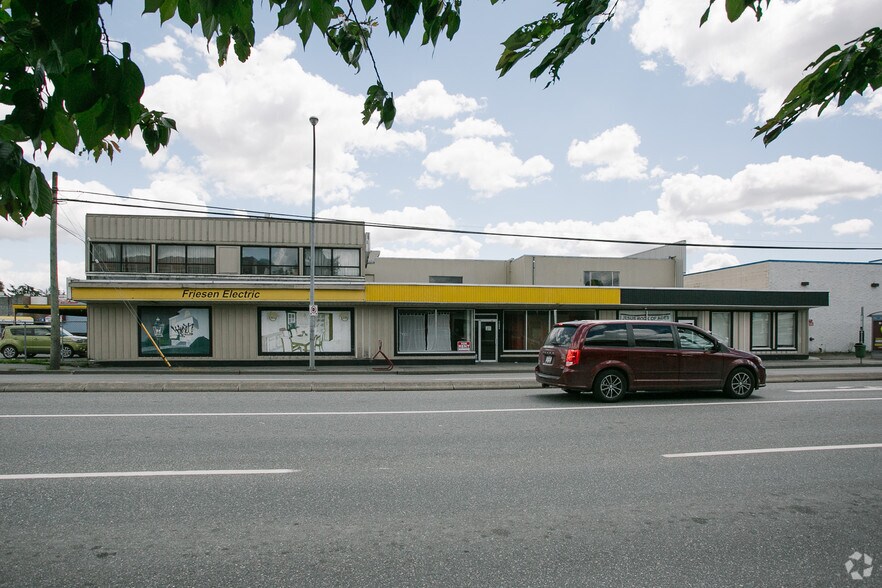 More Photos Of 32032 S Fraser Way, Abbotsford Storefront For Lease