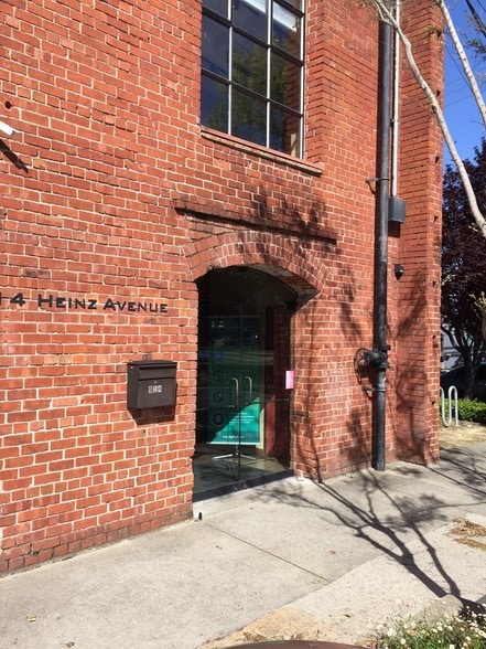 More Photos Of 2865 7th St, Berkeley Warehouse For Lease