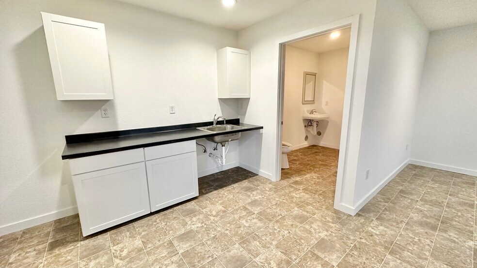 More Photos Of 1913 Bobcat Way, Medford Warehouse For Sale