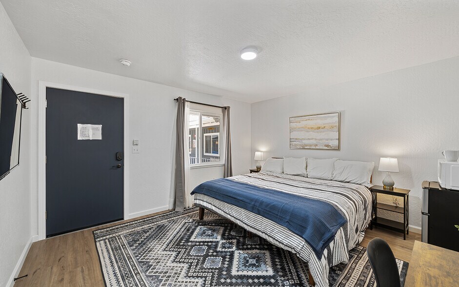 More Photos Of 3918 Pioneer Trl, South Lake Tahoe Hotel For Sale