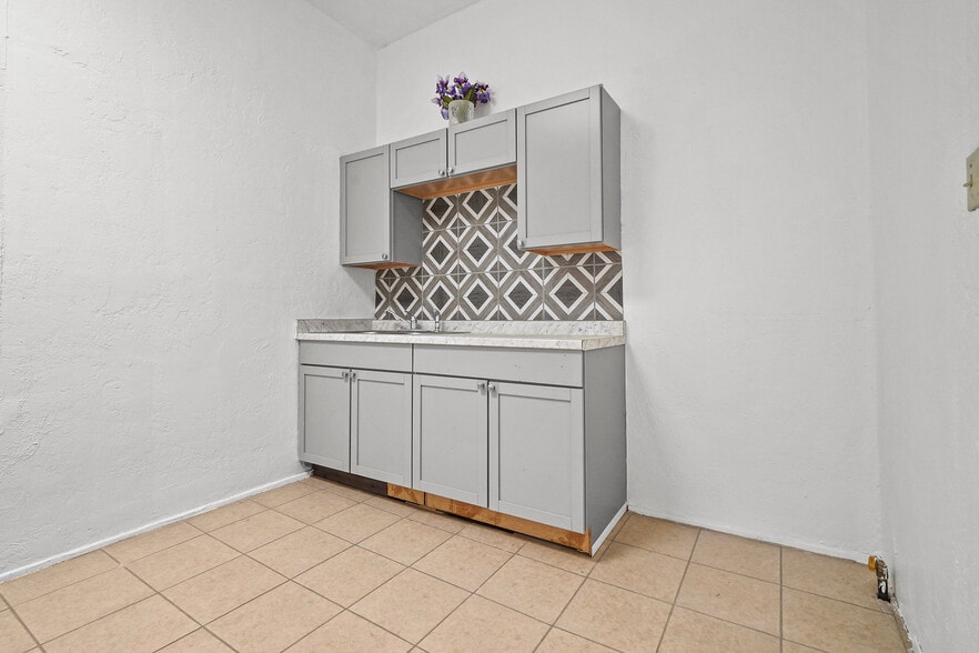 More Photos Of 1600 Wyoming Ave, El Paso Storefront Retail Residential For Sale