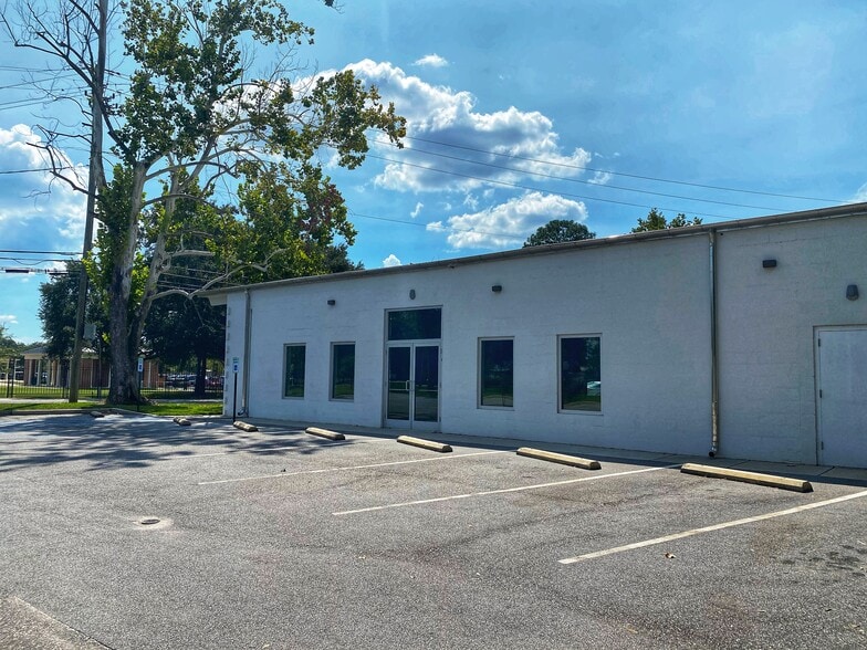 More Photos Of 2724 Old Shell Rd, Mobile Freestanding For Lease