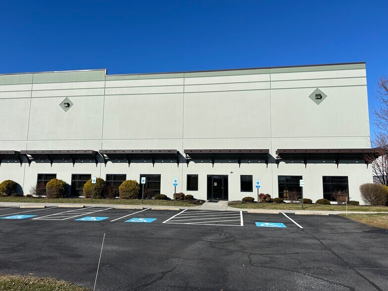 More Photos Of 15 Ritter Way, Lebanon Manufacturing For Lease