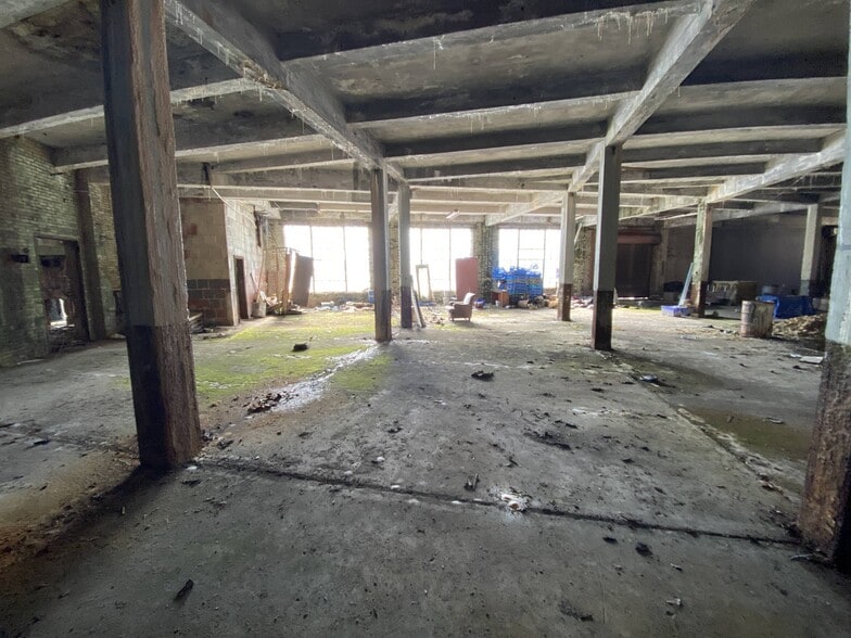 More Photos Of 926-938 E Monument St, Baltimore Warehouse For Sale