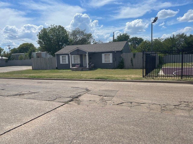 More Photos Of 8353 Lake June Rd, Dallas Religious Facility For Sale