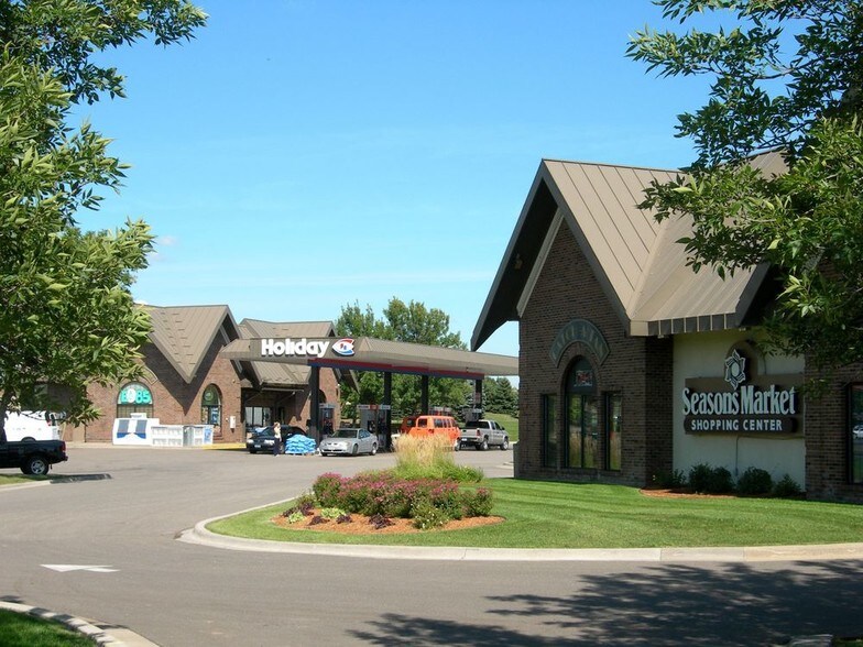More Photos Of 757-783 Radio Dr, Woodbury Unknown For Lease