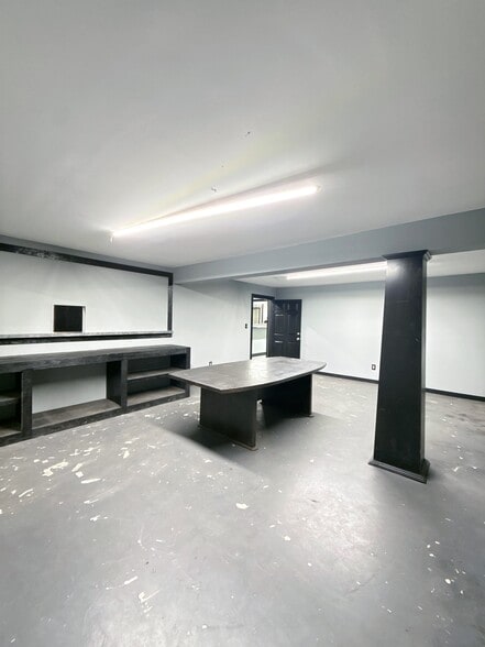 More Photos Of 4127 Weslow St, Houston Industrial For Lease