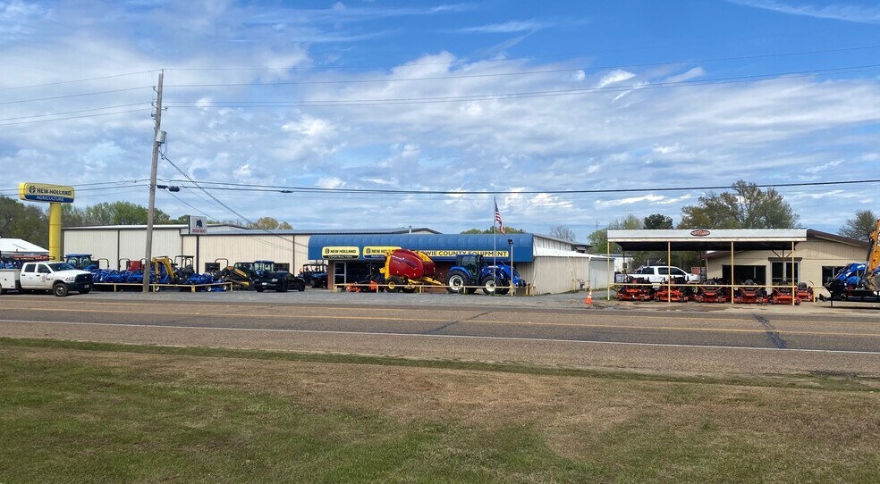 Primary Photo Of 425 E Front St, De Kalb Auto Dealership For Sale
