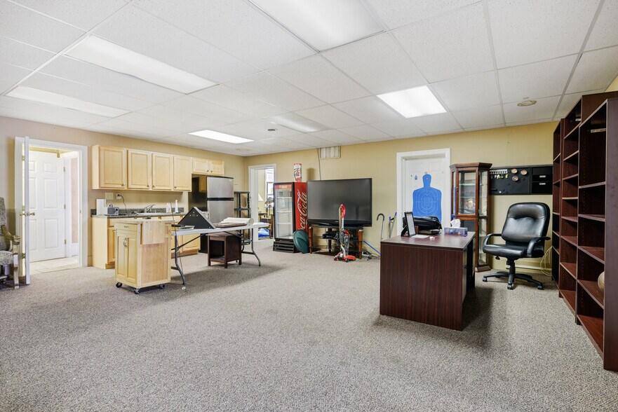 More Photos Of 175 W Smith St, Gallatin Office Residential For Lease