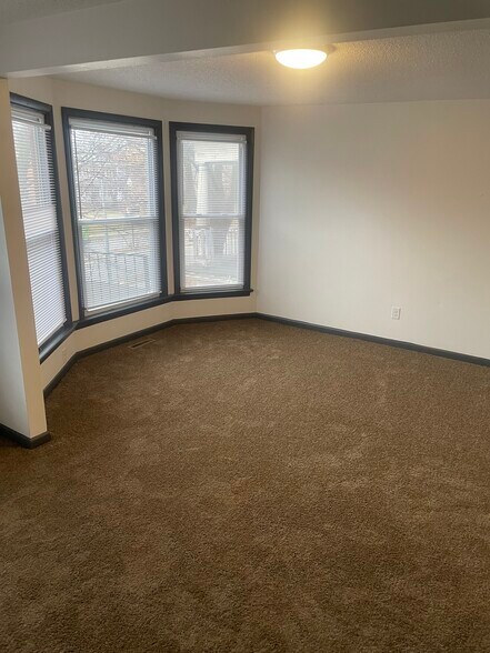 More Photos Of 2820 Collingwood Blvd, Toledo Apartments For Sale