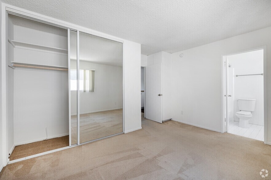 More Photos Of 1666 Federal Ave, Los Angeles Apartments For Sale