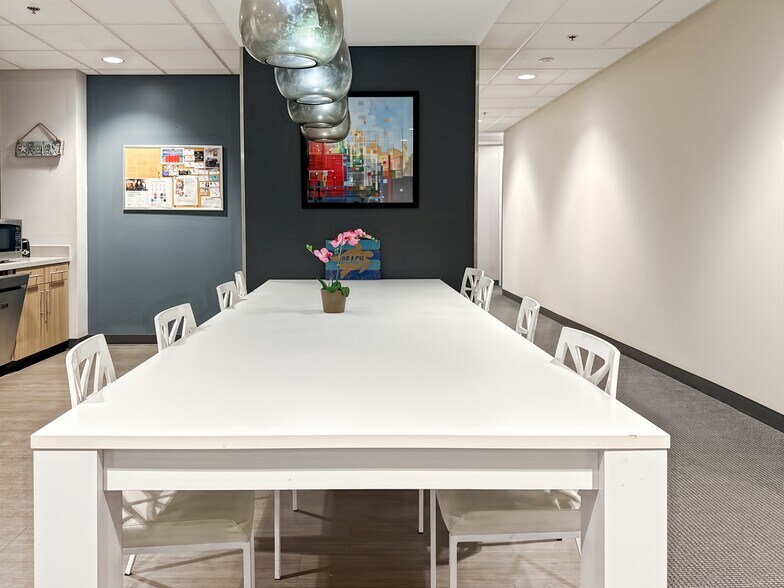 More Photos Of 2447 Pacific Coast Hwy, Hermosa Beach Coworking Space