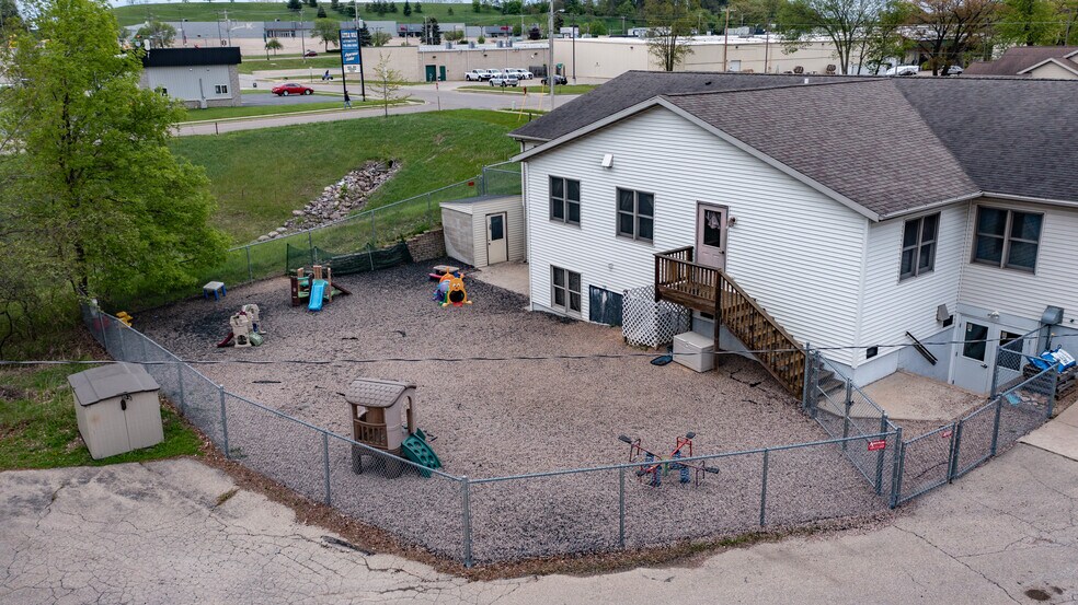More Photos Of 303 S Western Ave, Waupaca Daycare Center For Sale