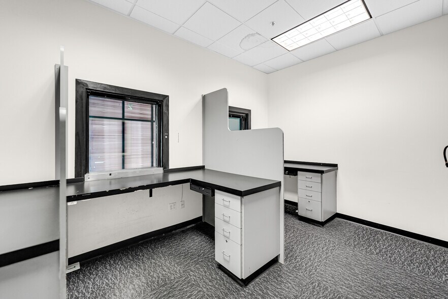 More Photos Of 721 E 112th St, Chicago Flex For Lease
