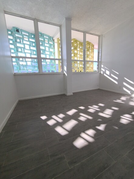 More Photos Of 2406 E Oakland Park Blvd, Fort Lauderdale Storefront Retail Office For Lease