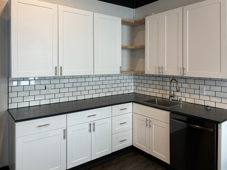 More Photos Of 1142 Broadway, Tacoma Office For Lease