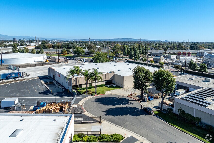 More Photos Of 10950 Virginia Cir, Fountain Valley Warehouse For Lease