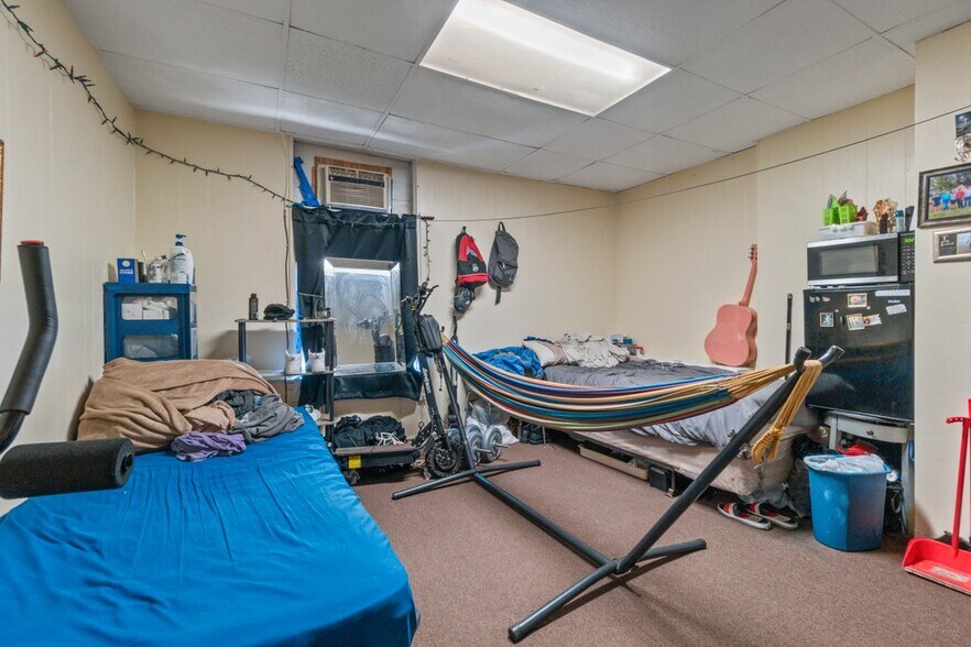 More Photos Of 2530 N Calvert St, Baltimore Office Residential For Sale