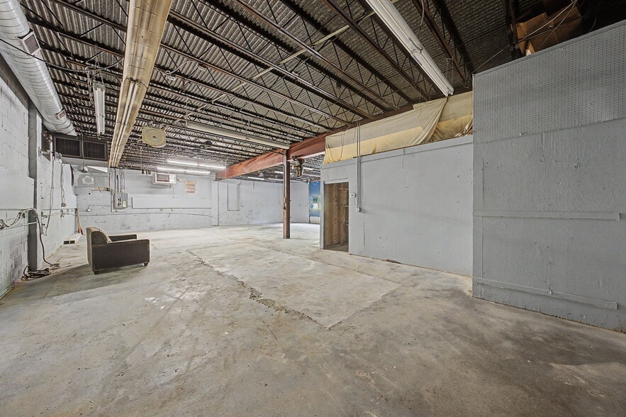 More Photos Of 23 Malcolm St, Morristown Industrial For Sale
