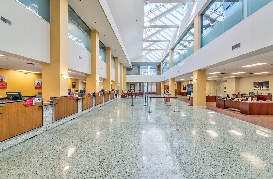 More Photos Of 6301 Gaston Ave, Dallas Office For Lease