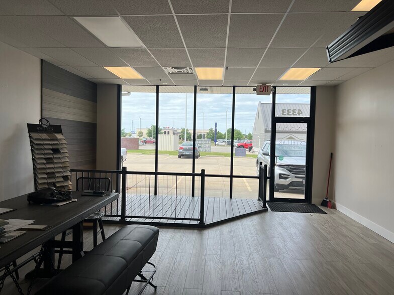 More Photos Of 4331 Conestoga Dr, Springfield Unknown For Lease