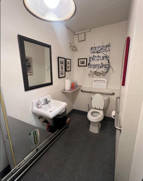More Photos Of 4355-4357 1/2 Tujunga Ave, Studio City Storefront For Lease