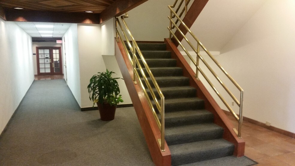 More Photos Of 401 W Baseline Rd, Tempe Office For Sale