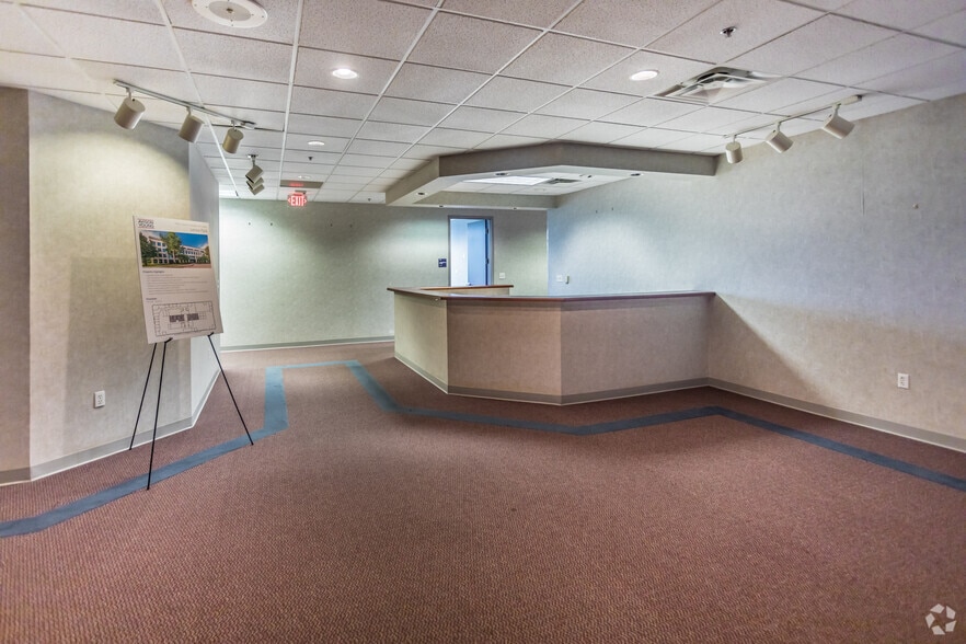 More Photos Of 6625 Lenox Park Dr, Memphis Office For Lease