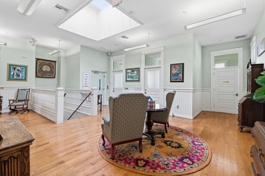 More Photos Of 1710 N 19th St, Tampa Office For Sale