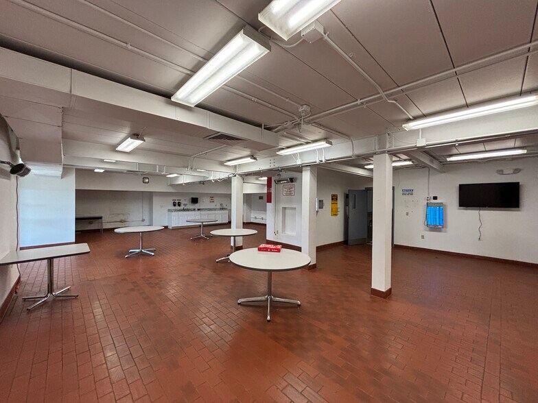 More Photos Of 1104 Clinton Ave, Washington Court House Food Processing For Lease