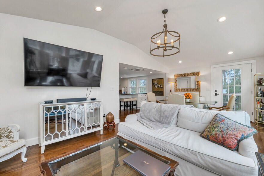 More Photos Of 205 Chelmsford St, Chelmsford Office Residential For Sale