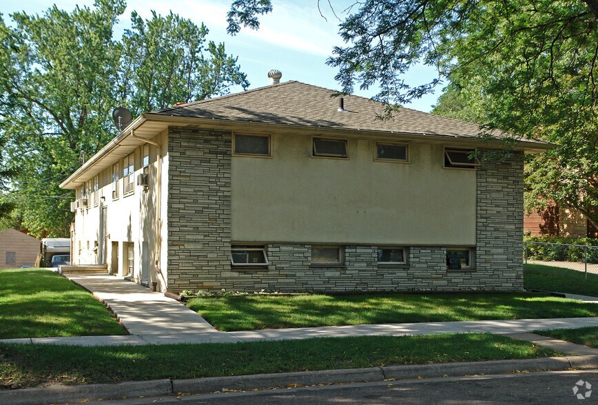 More Photos Of 616 Ivy Ave E, Saint Paul Apartments For Sale