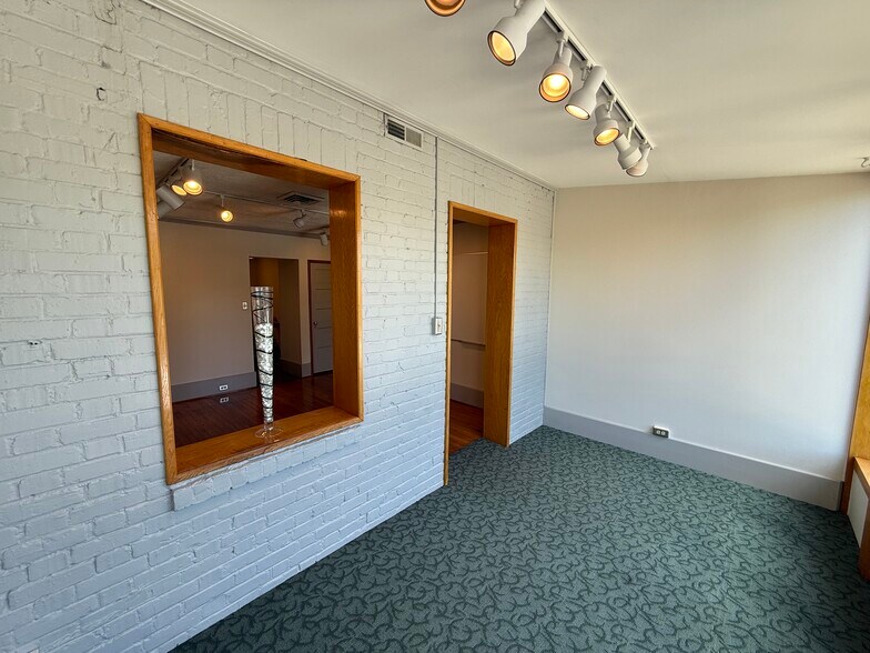 More Photos Of 3447 W Cary St, Richmond Office For Lease