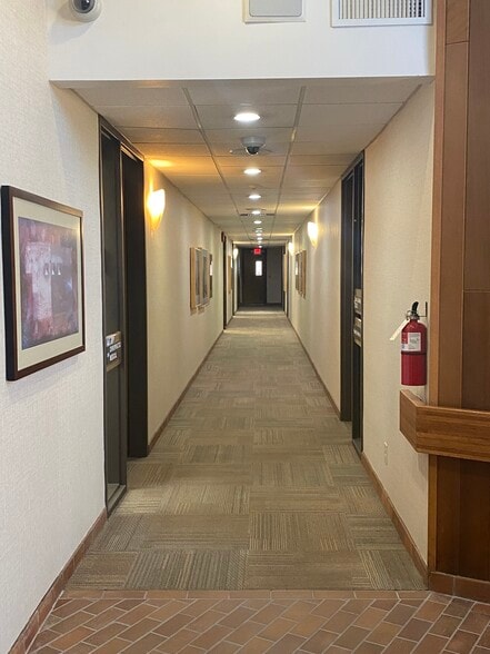 More Photos Of 1930 E Rosemeade Pky, Carrollton Office For Lease