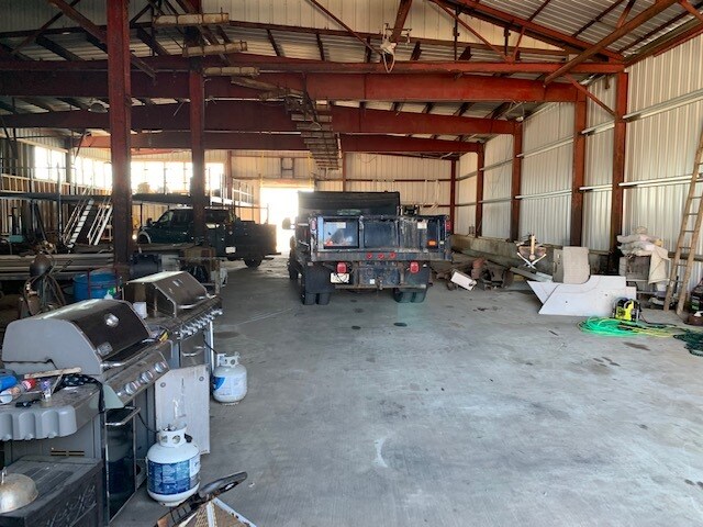 More Photos Of 11-13 Harbor Loop, Gloucester Warehouse For Lease