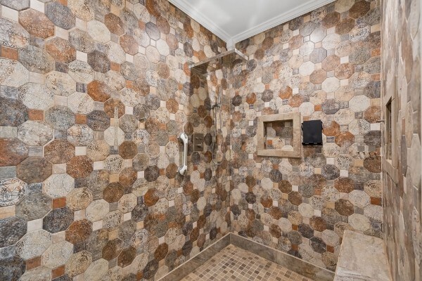 More Photos Of 728 S Spring St, Manchester Specialty For Sale