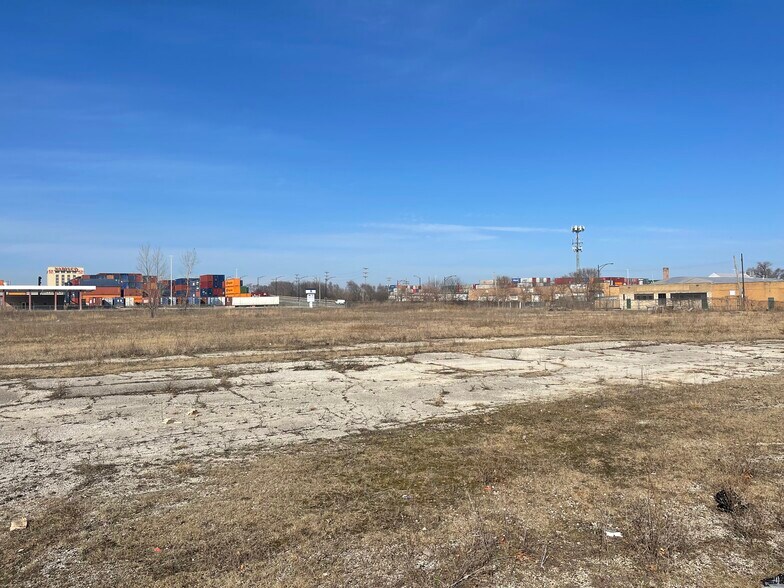 More Photos Of 7600 S Kedzie Ave, Chicago Land For Lease