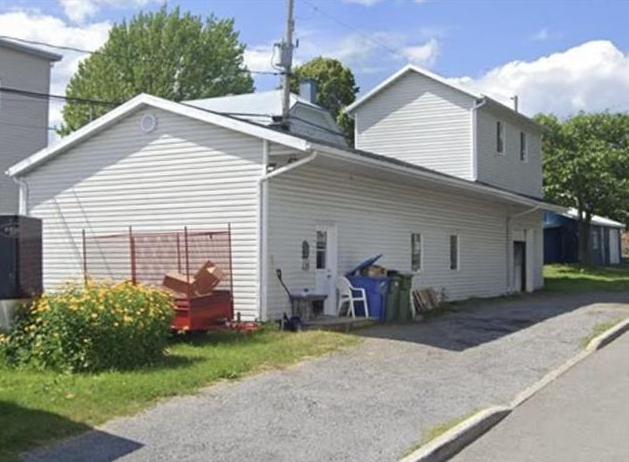 Primary Photo Of 20 Rue Mercier, Québec Storefront Retail Residential For Sale