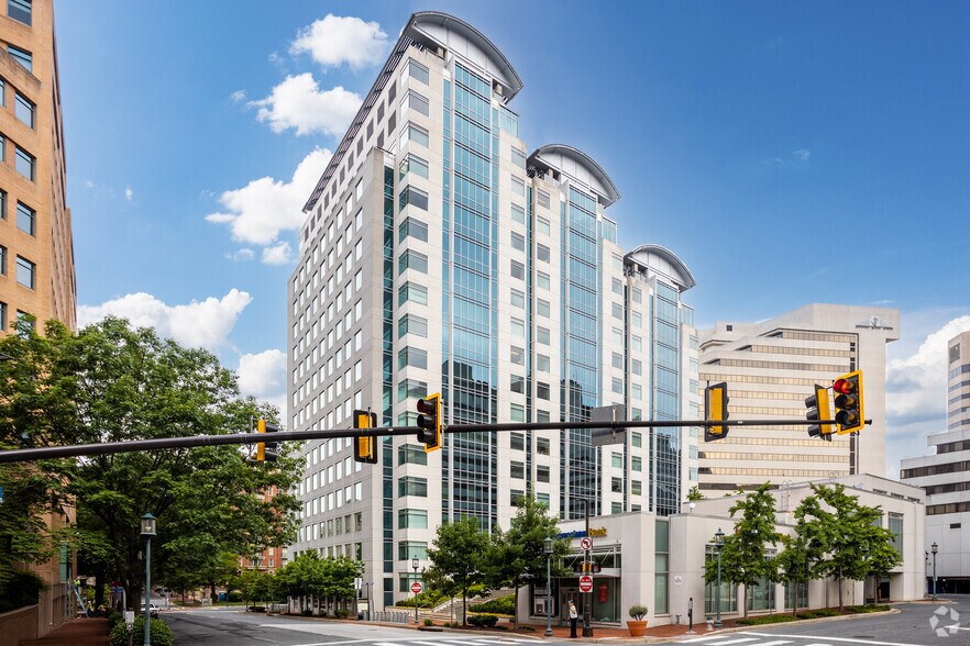 More Photos Of 2 Bethesda Metro Ctr, Bethesda Office For Lease
