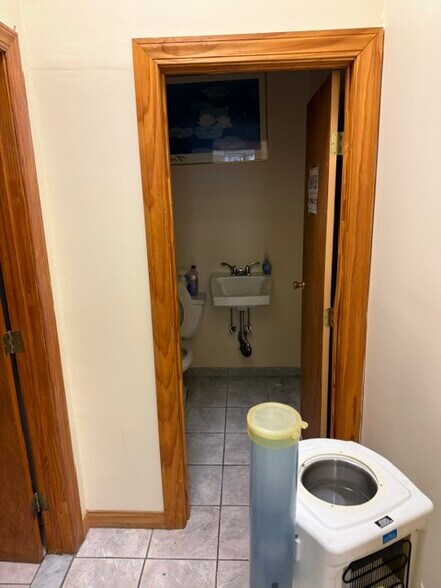 More Photos Of 84 N Franklin St, Hempstead General Retail For Lease