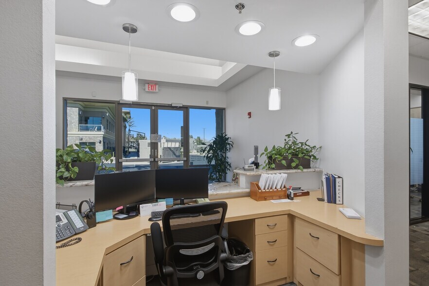 More Photos Of 10151 Park Run Dr, Las Vegas Office For Sale