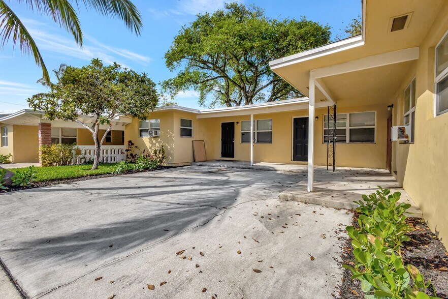 More Photos Of 832 S J St, Lake Worth Beach Multifamily For Sale